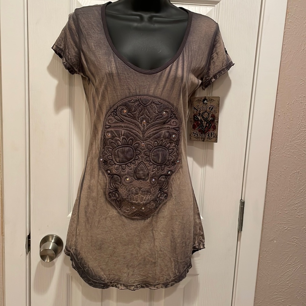 Velvet Stone Sugar Skull Tee